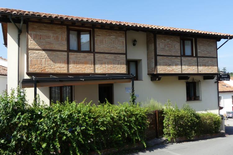 Fachada principal de acceso a la terraza